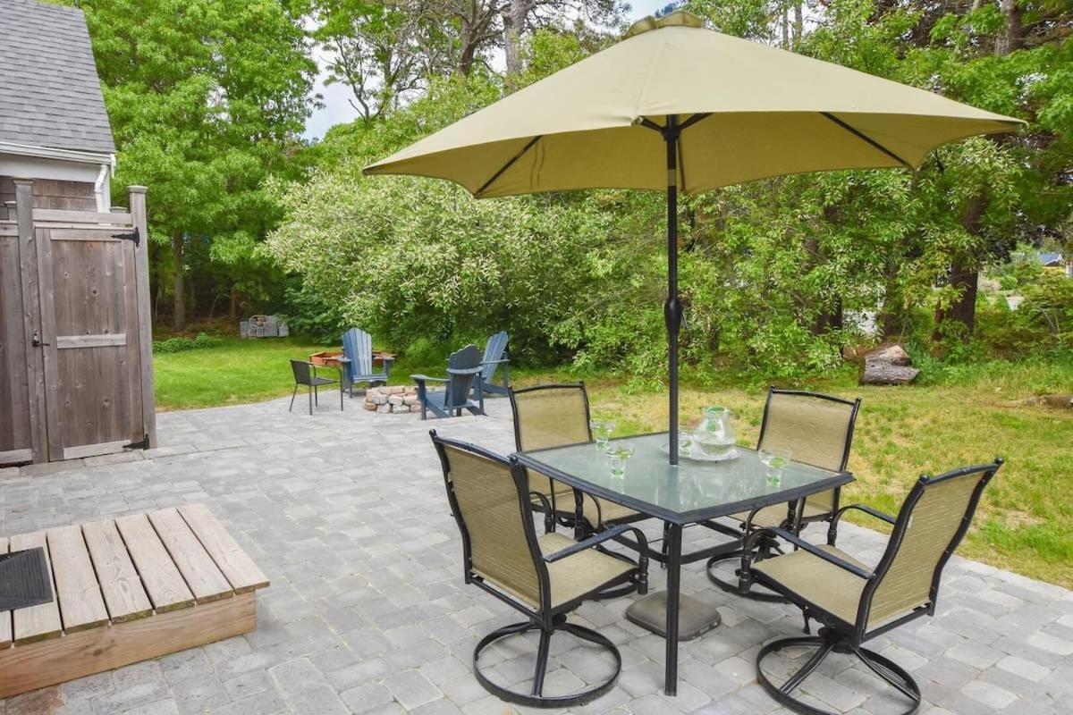 Newly Updated Home Stone Patio & Fire Pit Dennis Exterior photo